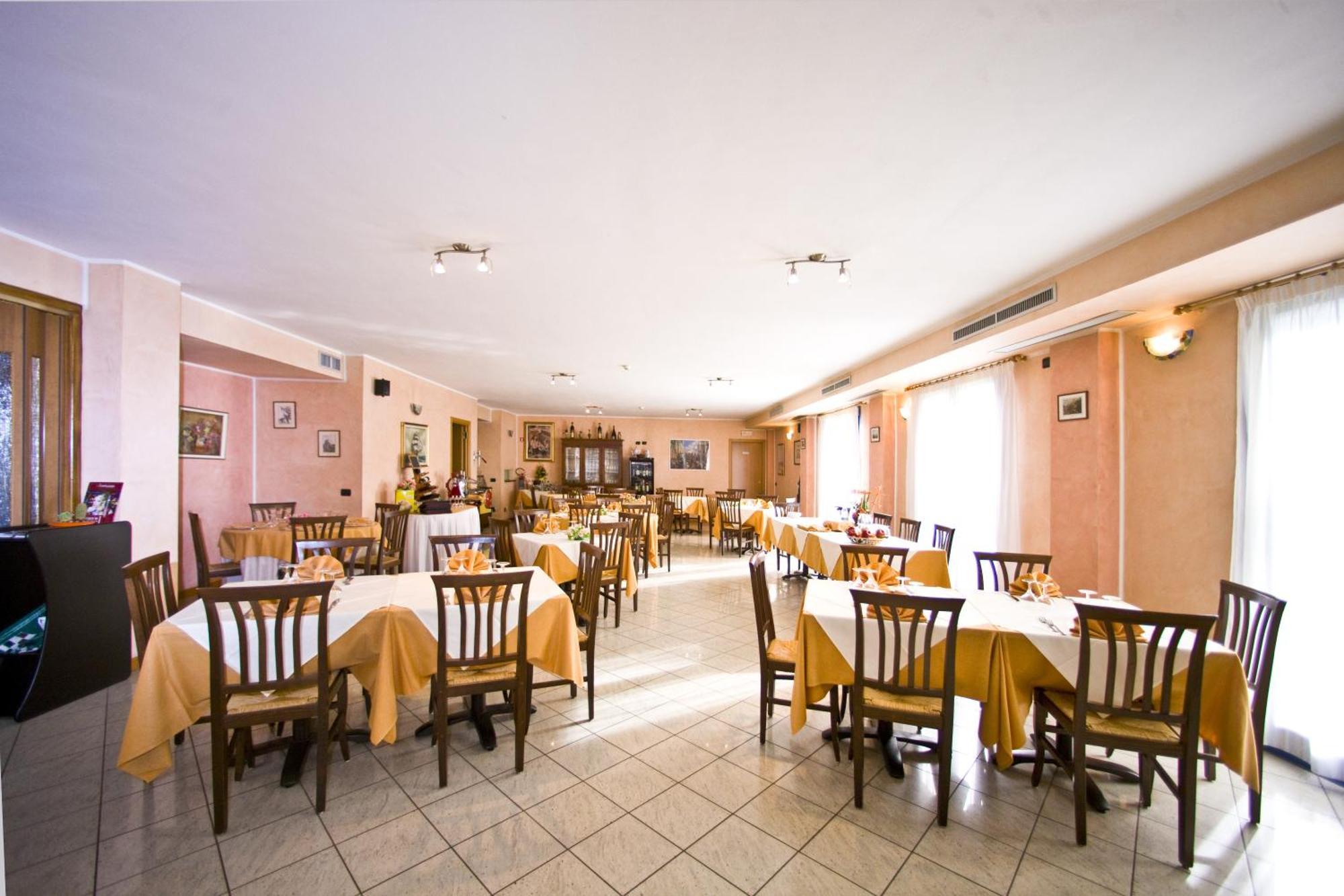 Hotel Il Canneto ปอร์โต เซเรซิโอ ภายนอก รูปภาพ