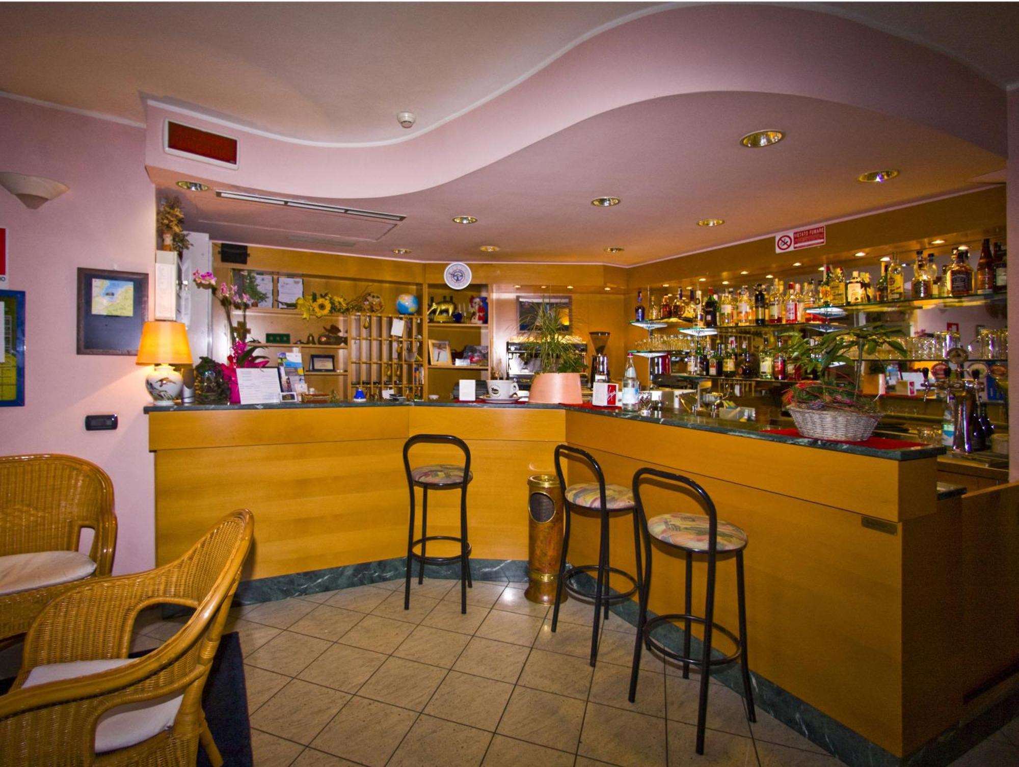Hotel Il Canneto ปอร์โต เซเรซิโอ ภายนอก รูปภาพ