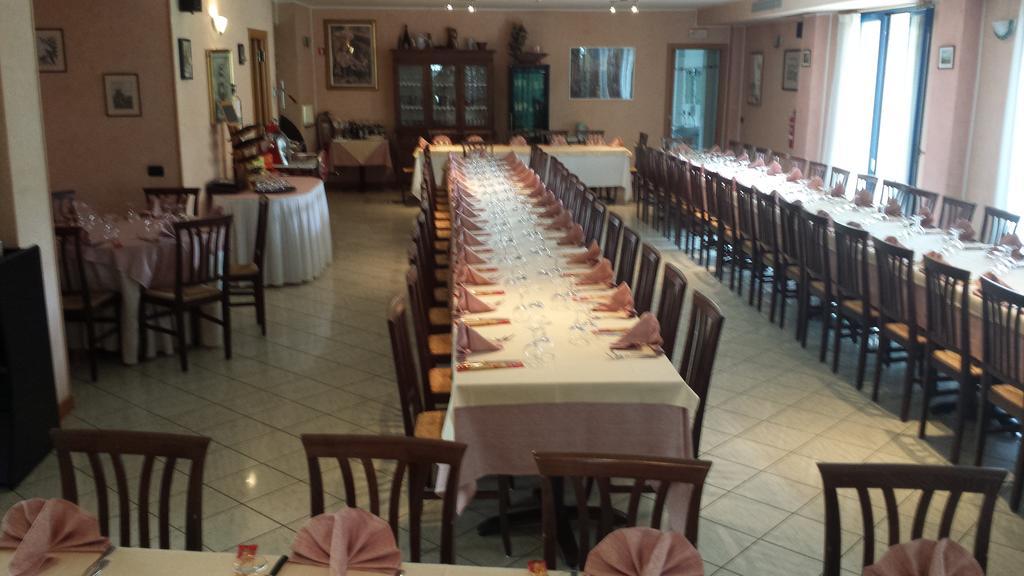 Hotel Il Canneto ปอร์โต เซเรซิโอ ภายนอก รูปภาพ