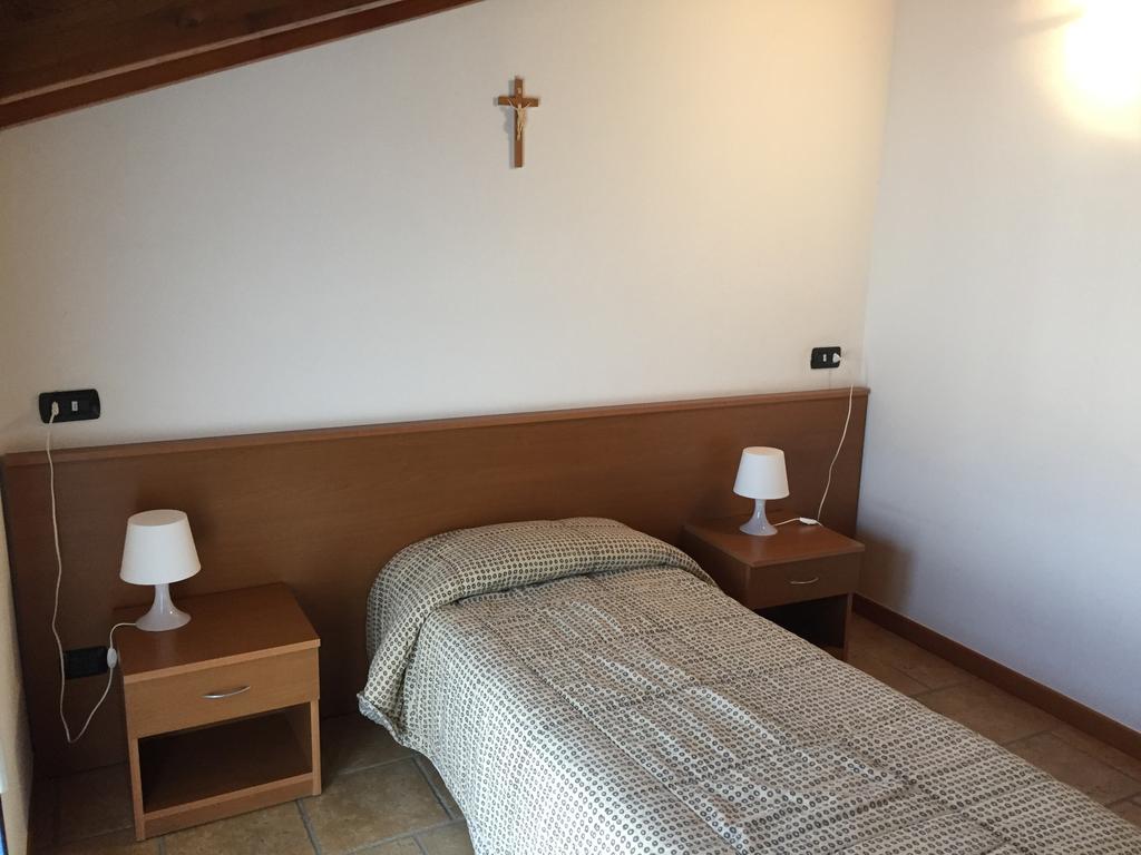 Hotel Il Canneto ปอร์โต เซเรซิโอ ภายนอก รูปภาพ