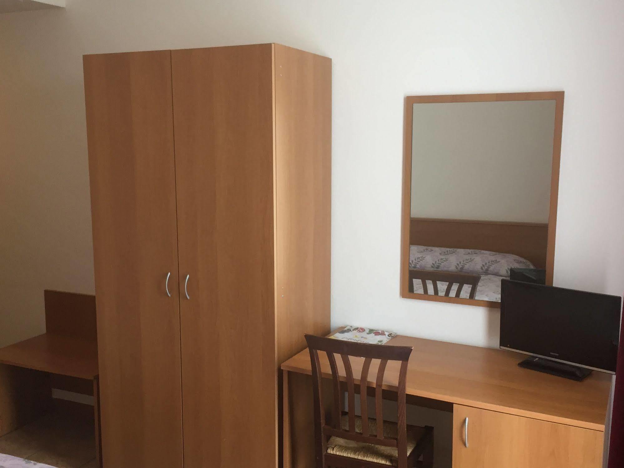 Hotel Il Canneto ปอร์โต เซเรซิโอ ภายนอก รูปภาพ