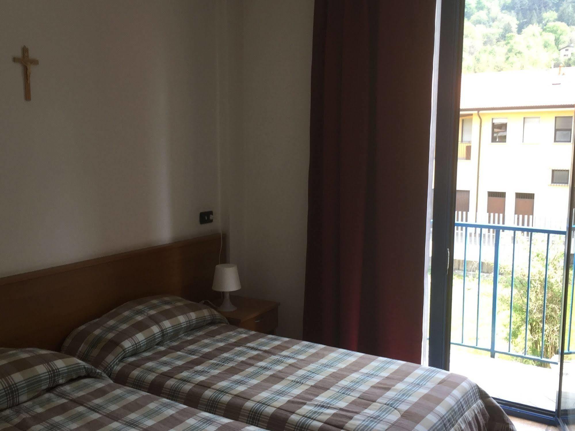 Hotel Il Canneto ปอร์โต เซเรซิโอ ภายนอก รูปภาพ